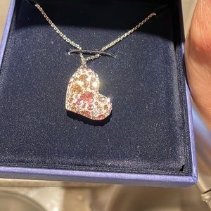 BN Swarovski necklace